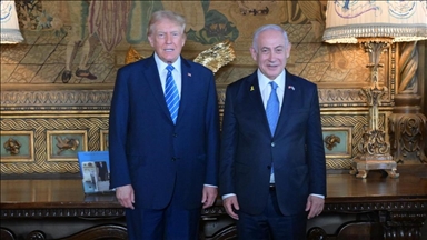 Trump warmly welcomes Netanyahu to his Florida residence 