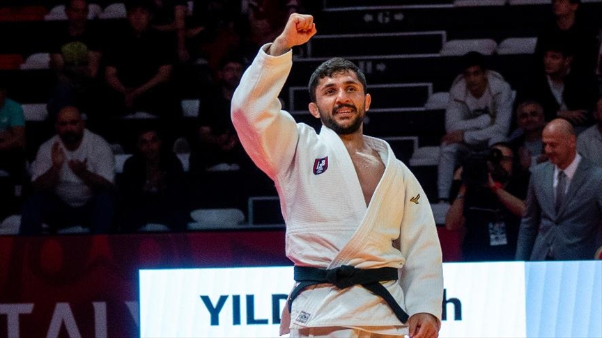 Judoda milli sporcu Salih Yıldız, çeyrek finalde Gürcistanlı Giorgi Sardalashvili'yi yenerek yarı finale yükseldi