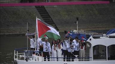 Olimpiyatlar açılışında Filistinli sporcunun İsrail'in Gazze saldırıları temalı gömleği dikkati çekti