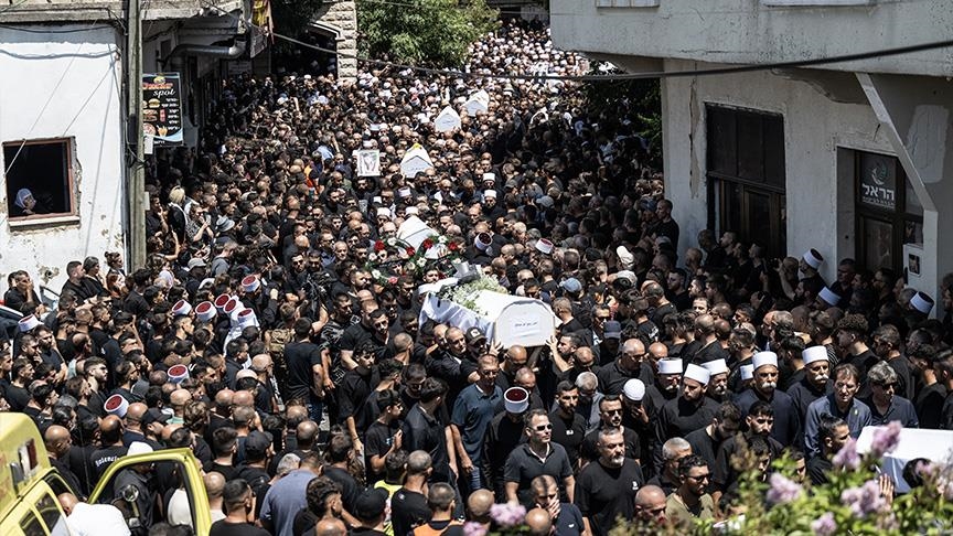 هتافات تعارض مشاركة وزراء إسرائيليين في جنازة قتلى “مجدل شمس”