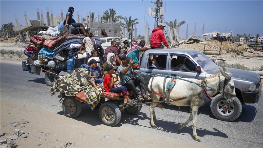 غزة.. نزوح قسري واسع لآلاف الفلسطينيين من مخيم البريج 