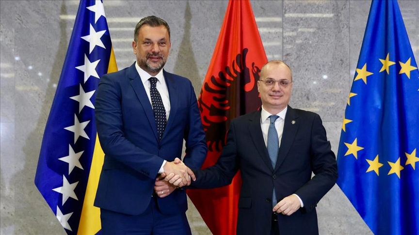 Ministri i Punëve të Jashtme i BeH-së vizitë në Shqipëri