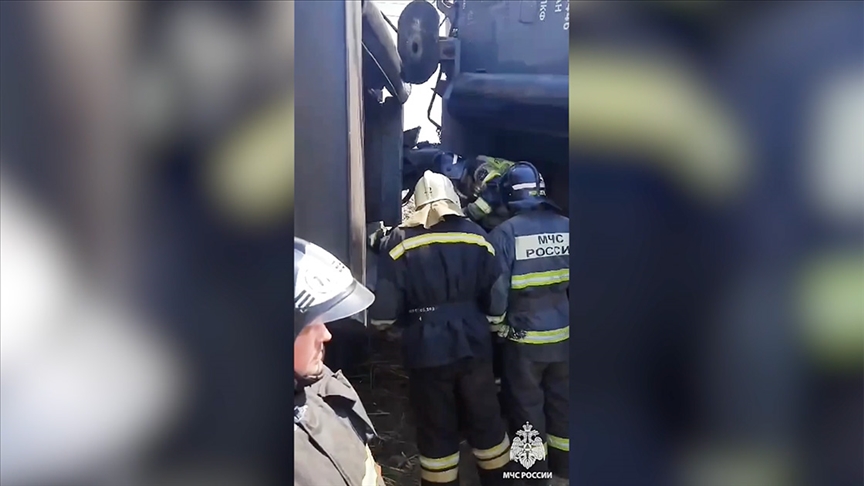 Rusya'da yolcu treninin raydan çıkması soncu yaklaşık 140 kişi yaralandı