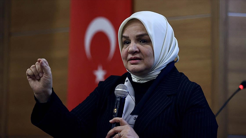 AK Parti Kadın Kolları Başkanı Keşir'den, havuza haşemayla girişin engellenmesine tepki: Bu zorbalık kabul edilemez