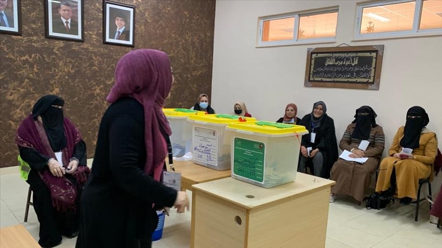 برلمانيات الأردن.. تقدم 719 شخصا بطلبات ترشح في اليوم الأول