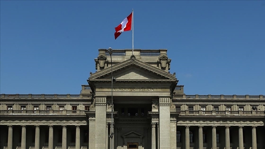 Peru'dan, "Venezuelalı diplomatların ülkeyi terk etmesi" talebi