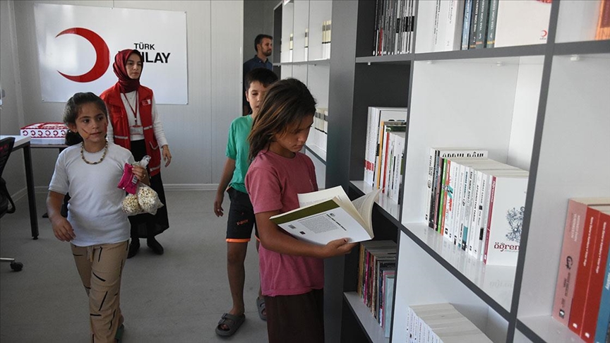 Malatya'daki konteyner kente "100. Yıl Kütüphanesi" açıldı
