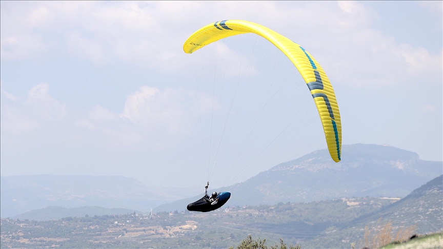 Yamaç Paraşütü Milli Takımı'nın genç sporcusu, uluslararası başarı için çalışıyor