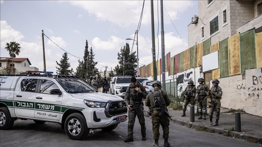 فتح الملاجئ وسط إسرائيل تحسبا لرد “حزب الله”