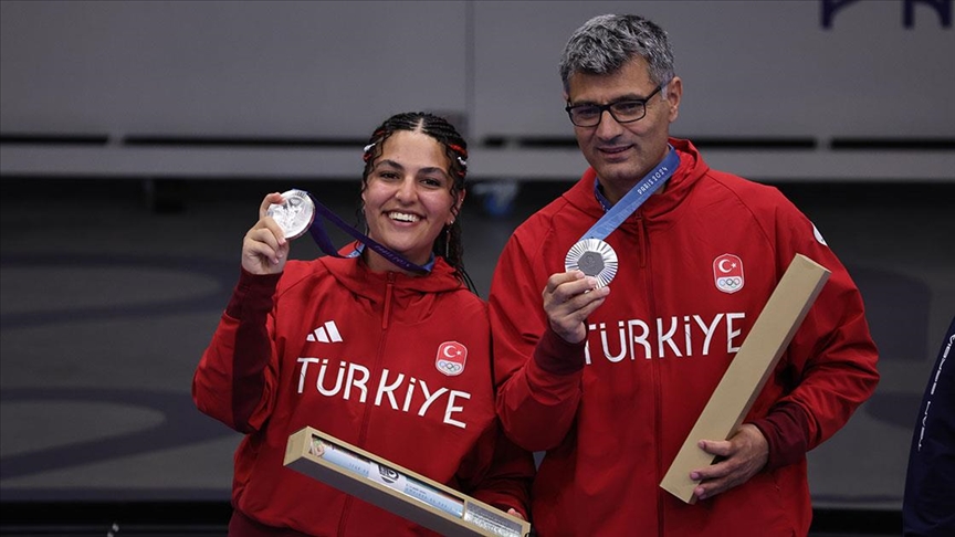 Milli atıcılar Yusuf Dikeç ve Şevval İlayda Tarhan, Paris'te Türk spor tarihine geçti