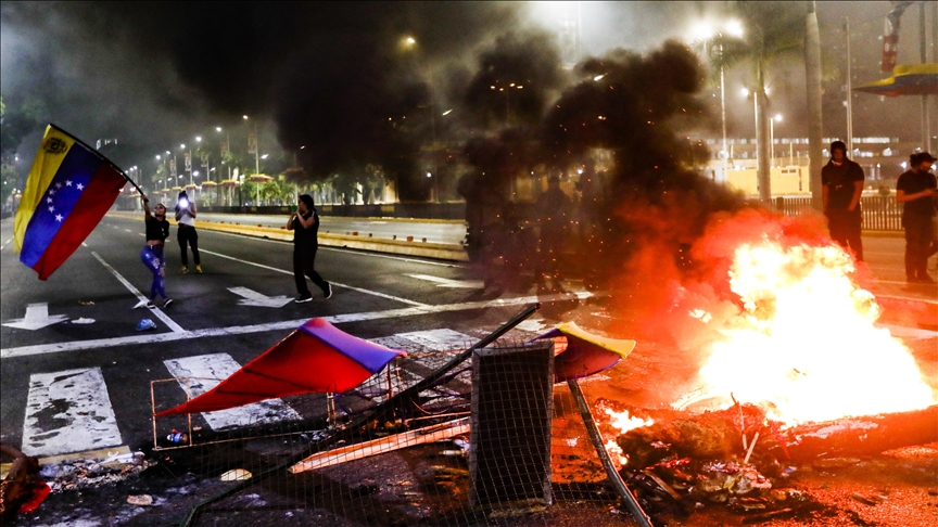 Venezuelans take to streets to protest Maduro's election victory Venezuelans take to streets to protest Maduro's election victory