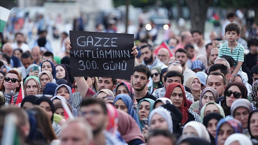 Filistin İnisiyatifi, Gazze'de 300 gündür katliam yapan İsrail'i protesto etti