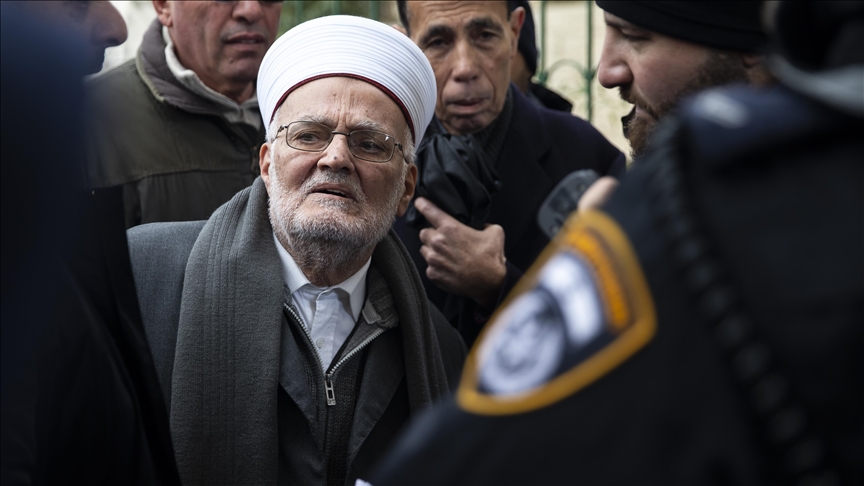 Israel releases Iman Sheikh Ekrima Sabri, deports him from Al-Aqsa Mosque Israel releases Iman Sheikh Ekrima Sabri, deports him from Al-Aqsa Mosque