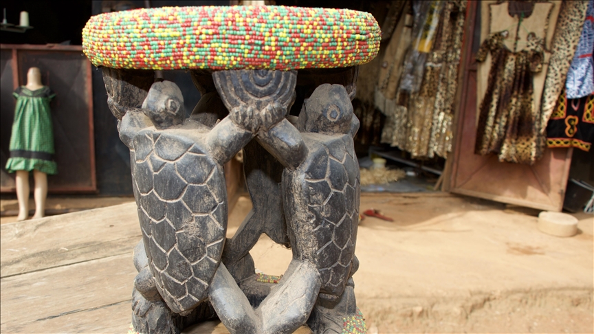 La culture du « tabouret du roi » perdure depuis des siècles au Cameroun