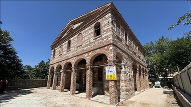 Bursa'da bir bölümü yıkılan tarihi cami restorasyonla ayağa kaldırılıyor