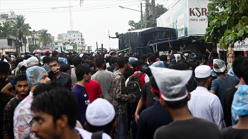 Bangladeş'te hükümet karşıtı protestolarda çıkan şiddet olaylarında ölenlerin sayısı 93'e yükseldi
