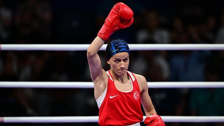  Milli boksör Hatice Akbaş, Paris 2024'te adını finale yazdırdı