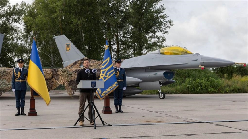 Ukrayna Devlet Başkanı Zelenskiy: F-16'lar Ukrayna'da