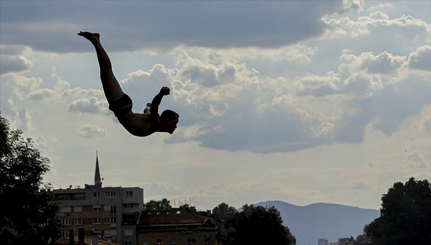 “Bentbaša Cliff Diving": Evald Krnić iz Crne Gore odbranio titulu najboljeg skakača