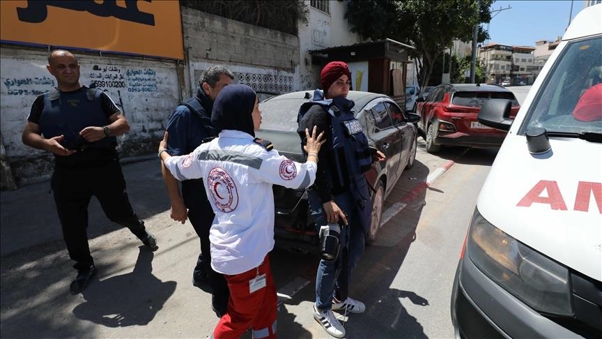 Mujer palestina de 50 años muere a causa de las heridas sufridas durante su arresto en Cisjordania