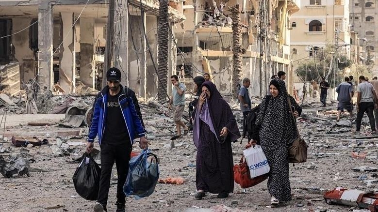 غزة.. الجيش الإسرائيلي يطالب سكان أحياء بمدينة خان يونس بإلإخلاء