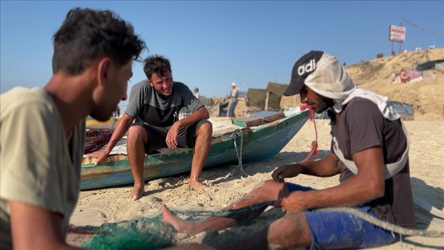 بحثا عن لقمة عيش.. صيادو غزة في شباك القصف الإسرائيلي (تقرير)