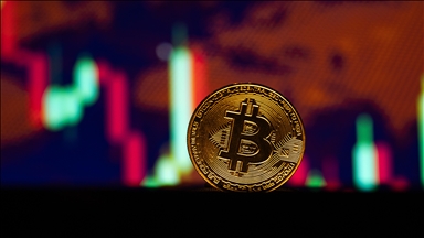 Bitcoin dips to $52K over recession fears