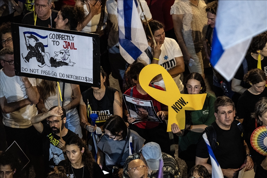 Tel Aviv: Les familles des otages à Gaza ferment une route et exigent un accord d'échange