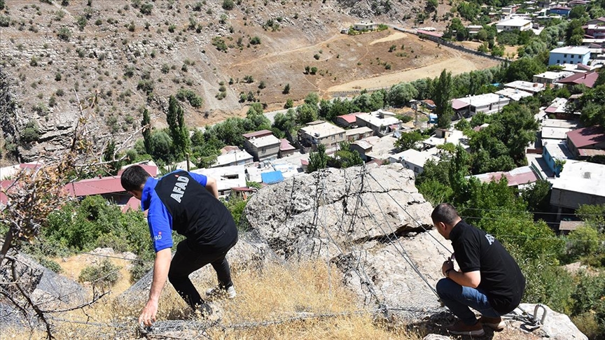 AFAD'dan Şırnak Taşdelen köyünü tehlikeden koruyan müdahale  