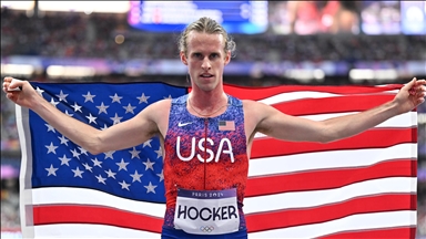 Cole Hocker wins gold medal in men's 1,500-meter race