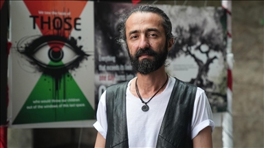 بأشعار محمود درويش.. أكاديمي تركي يقيم معرضا فنيا بإسطنبول