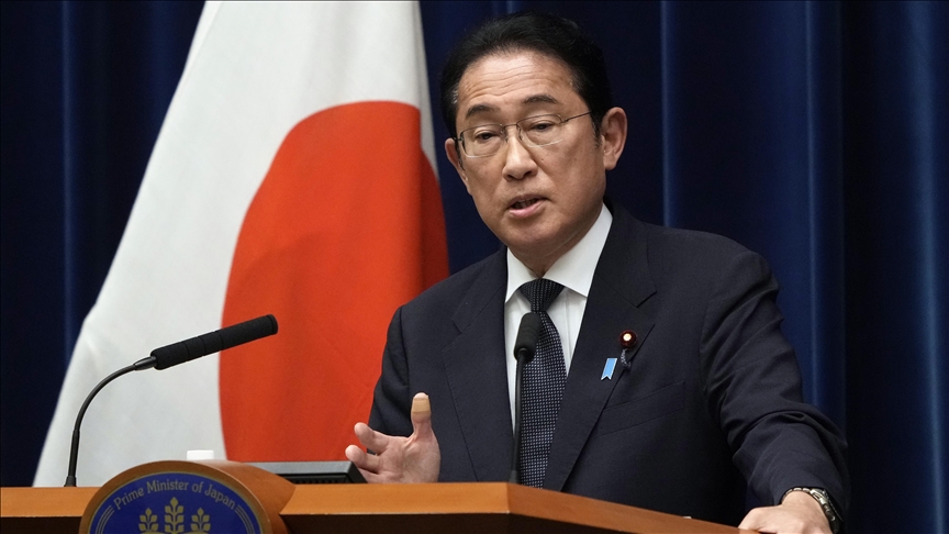 Japanese premier seeks brisk debate on amending structure