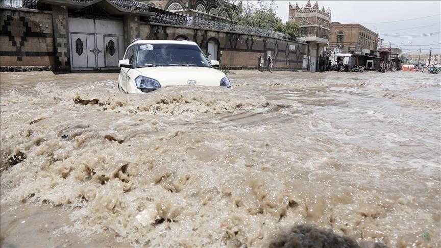 ارتفاع عدد قتلى السيول غربي اليمن إلى 45