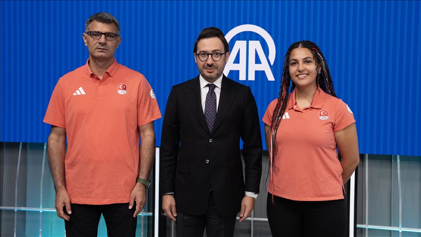 Turski strijelci Yusuf Dikec i Sevval Tarhan posjetili AA u Ankari