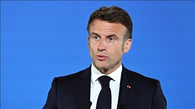 Macron'dan, Pezeşkiyan'a "bölgede yeni bir askeri gerilimin tırmanmasını engellemesi" çağrısı