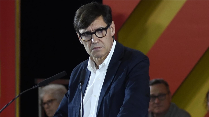 Shifting away from separatists, Catalonia’s parliament swears in Socialist Party president