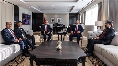 Turkish foreign minister meets Syrian opposition figures