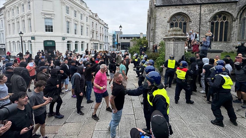 Sınır Tanımayan Gazeteciler, İngiltere'deki olaylarda gazetecilere yönelik şiddete "sıfır hoşgörü" istedi