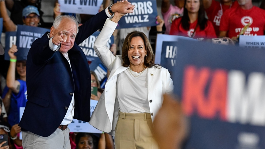 ABD'de son ankette Harris, seçimi belirleyecek "salıncak eyaletler"de Trump'ı geride bıraktı