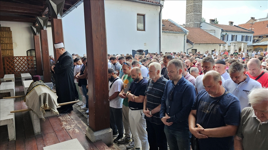 Sarajevo: Klanjana dženaza-namaz i obavljen ukop tragično preminulog Dženana Uščuplića