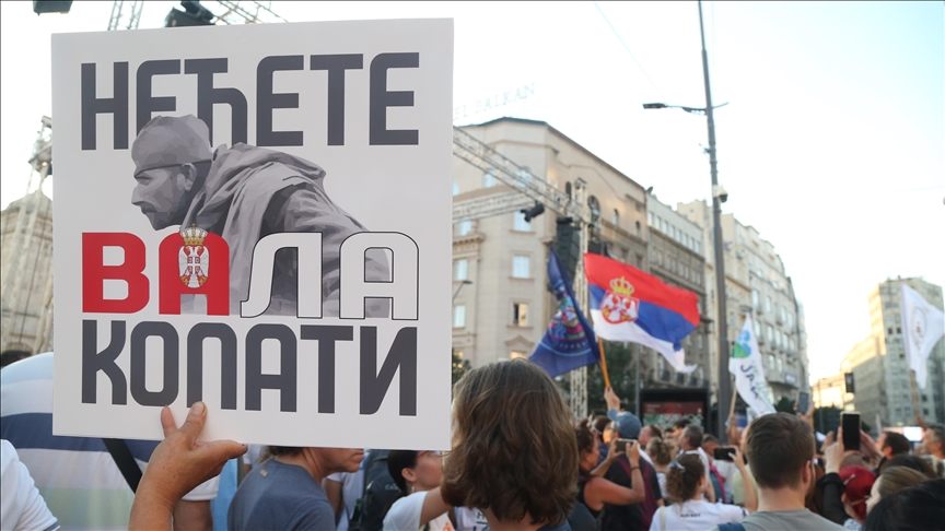 Srbija: Građani s protesta u Beogradu poručili "Nećeš kopati"