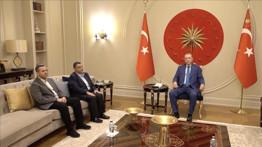 أردوغان يستقبل نجلي إسماعيل هنية