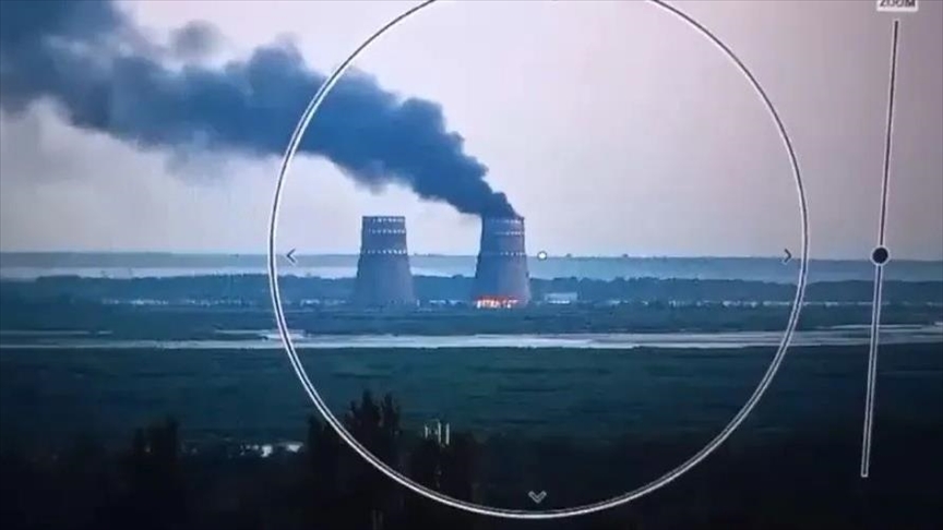 Над Запорожской АЭС наблюдается густой дым