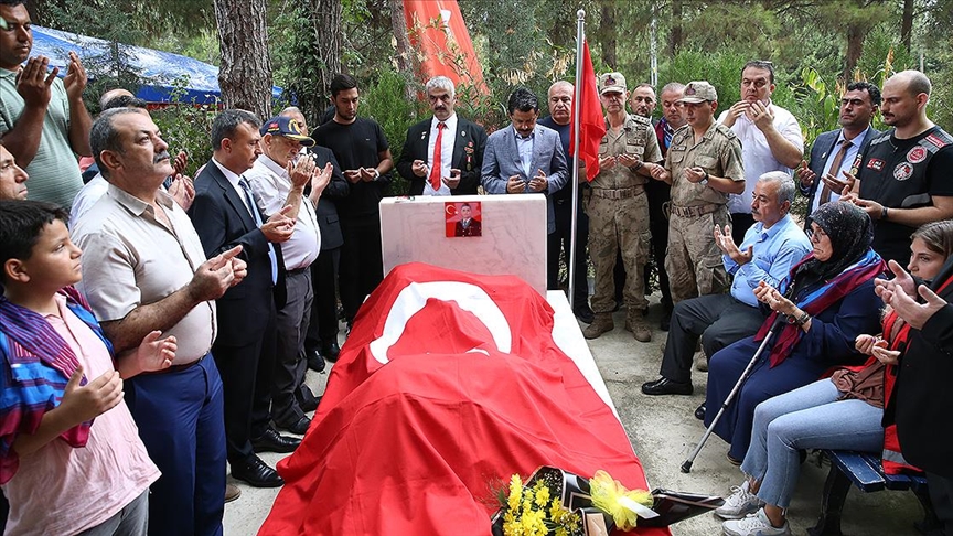 Başçavuş Ferhat Gedik, şehadetinin yıl dönümünde Hatay'daki kabri başında anıldı