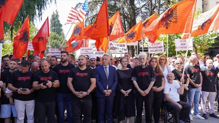 Shqiptarë nga Lugina e Preshevës protestuan kundër diskriminimit ndaj tyre