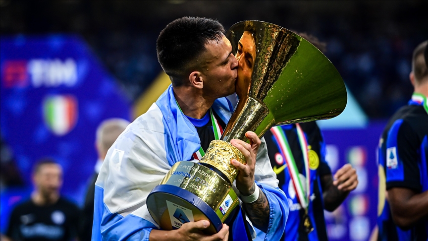 Argentine forward Lautaro Martinez extends contract with Italian club Inter Argentine forward Lautaro Martinez extends contract with Italian club Inter