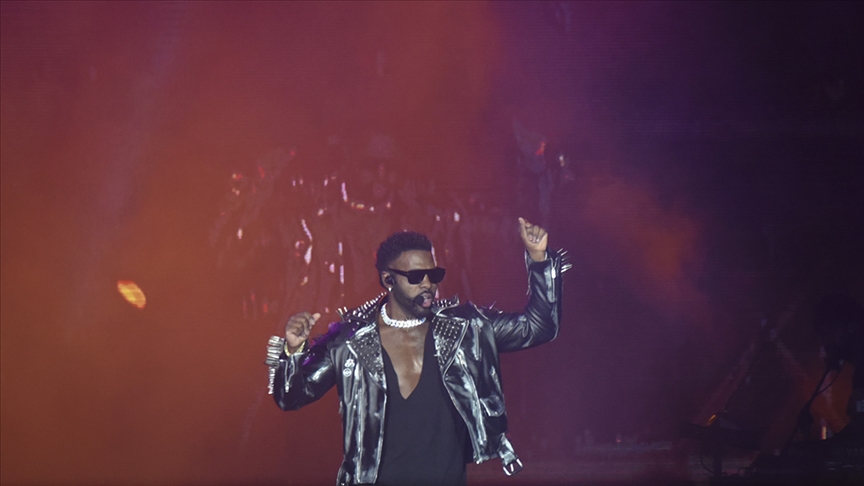 Amerikalı müzisyen Jason Derulo İstanbul Festivali'nde müzikseverlerle buluştu