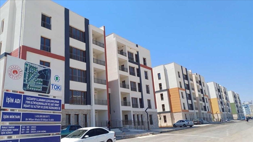 Araban'da 220 deprem konutu hak sahiplerine teslim edildi