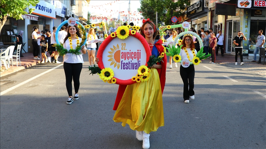 Tekirdağ'da "32. Ayçiçeği Festivali" başladı