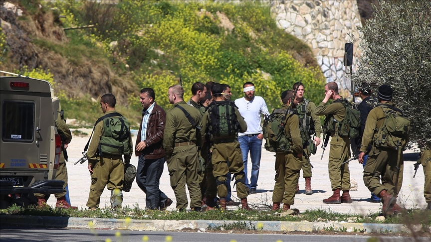 Israeli army arrests 30 more Palestinians in West Bank raids